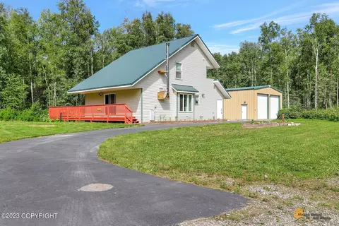 25808 S Gardeners Ln, Talkeetna, AK 99676