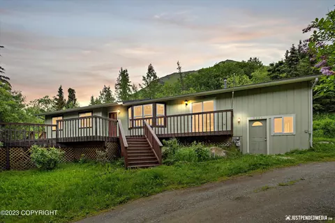 3211 Sun Valley Dr, Eagle River, AK 99577