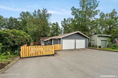 7063 Whitehall St, Anchorage, AK 99502