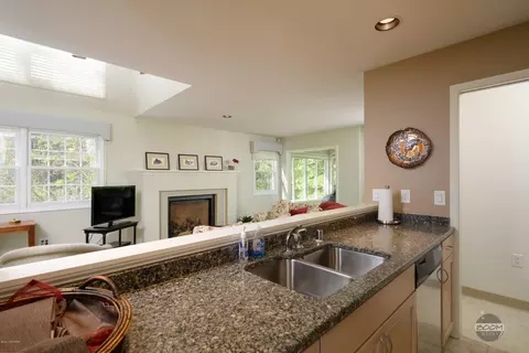 3601 Raspberry Rd # 3C, Anchorage, AK 99502 photo 5