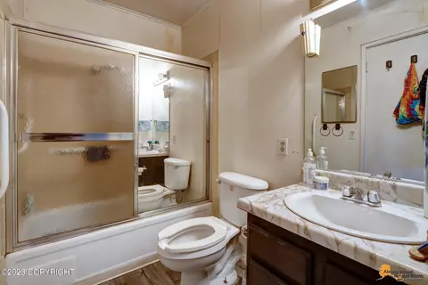1085 E 17th Ave, Anchorage, AK 99501 photo 18