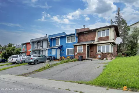 1085 E 17th Ave, Anchorage, AK 99501 photo 2