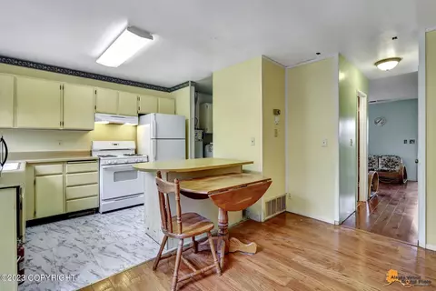 1085 E 17th Ave, Anchorage, AK 99501 photo 9