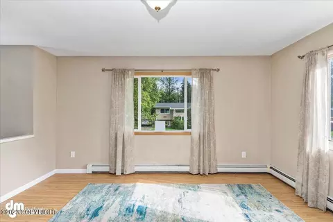 658 E 75th Ave, Anchorage, AK 99518 photo 4