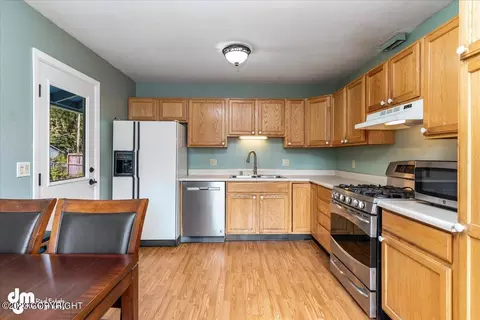 658 E 75th Ave, Anchorage, AK 99518 photo 6