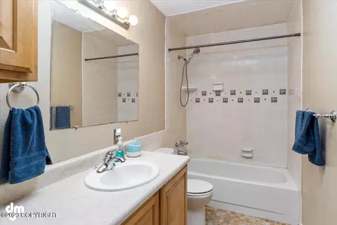 658 E 75th Ave, Anchorage, AK 99518 photo 21