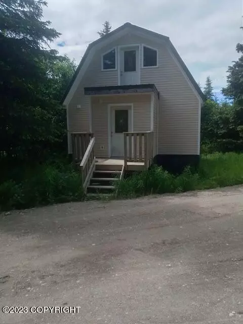 14653 Surf St, Clam Gulch, AK 99568