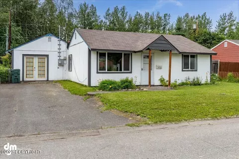 1416 Twining Dr, Anchorage, AK 99504