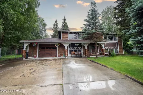5818 Kennyhill Dr, Anchorage, AK 99504