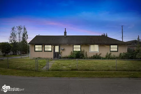 6004 Buckner Dr, Anchorage, AK 99504