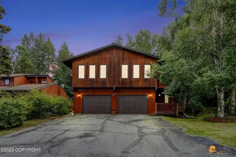 2731 Brittany Dr, Anchorage, AK 99504