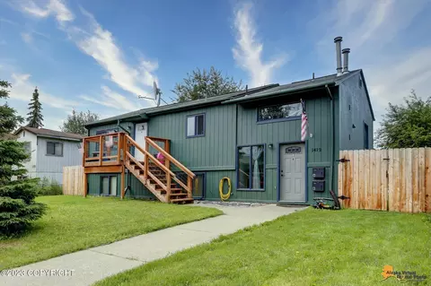 1412 Kinnikinnick St, Anchorage, AK 99508