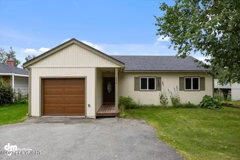 359 N Alaska St, Palmer, AK 99645