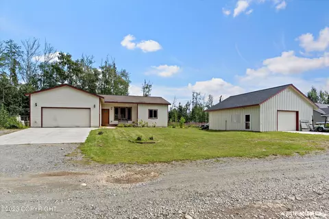 4298 W Memory Dr, Wasilla, AK 99623