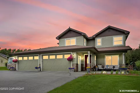 10761 E Brittney Cir, Palmer, AK 99645