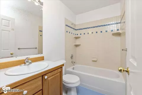 1811 E 57th Ave, Anchorage, AK 99517 photo 13