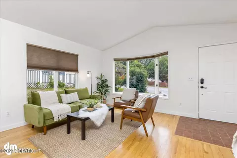 1811 E 57th Ave, Anchorage, AK 99517 photo 4