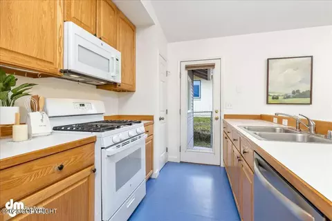 1811 E 57th Ave, Anchorage, AK 99517 photo 8