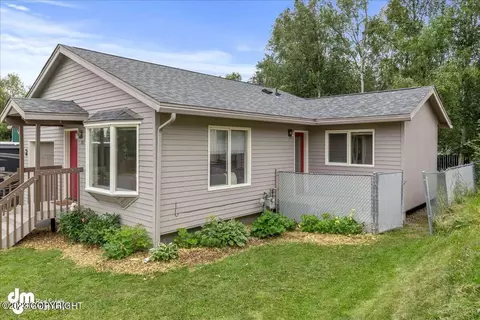 1811 E 57th Ave, Anchorage, AK 99517 photo 2