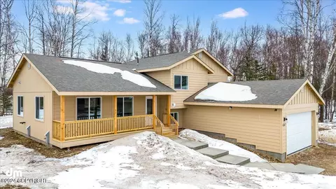 6267 N Snowflower Ln, Palmer, AK 99645