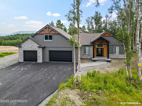 8681 E Windy Woods Loop, Palmer, AK 99645 photo 3