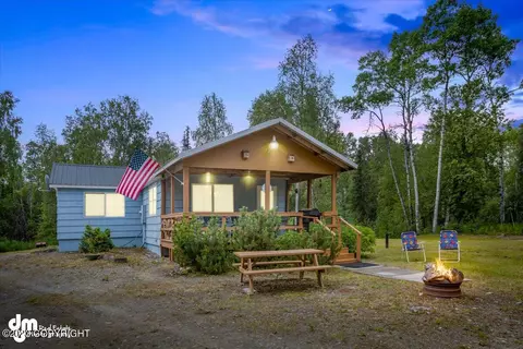 16616 E Montana Creek Rd, Talkeetna, AK 99676