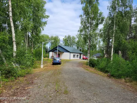 14435 N Lakeshore Dr, Willow, AK 99688