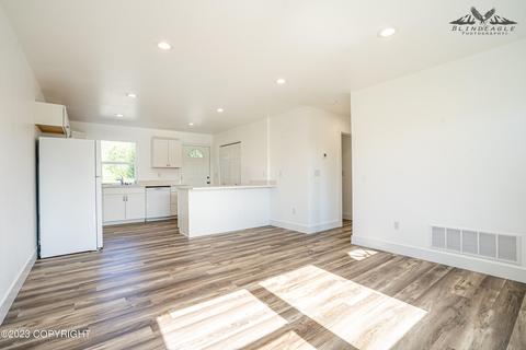 301 Eagle Ave, Palmer, AK 99645 photo 2