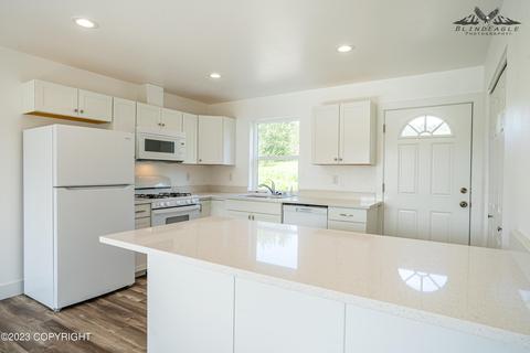 301 Eagle Ave, Palmer, AK 99645 photo 1