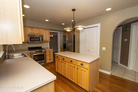 8706 Inyo Cir, Eagle River, AK 99577 photo 10