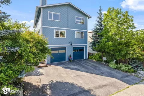 610 N St # 1, Anchorage, AK 99501