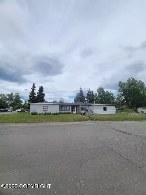 2001 E 37th Ave, Anchorage, AK 99508 photo 2