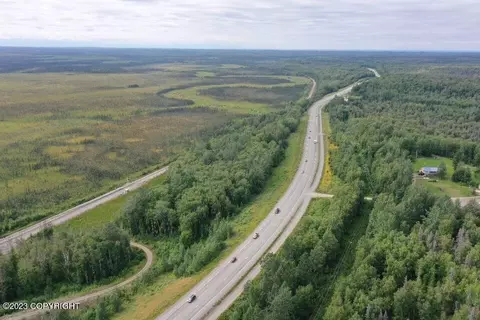 19890 W Parks Hwy, Houston, AK 99694