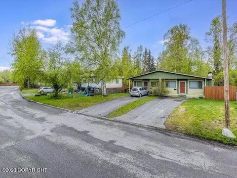 5543 College Dr, Anchorage, AK 99504
