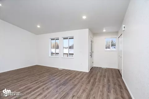 7327 E Graphite Cir, Wasilla, AK 99654 photo 2