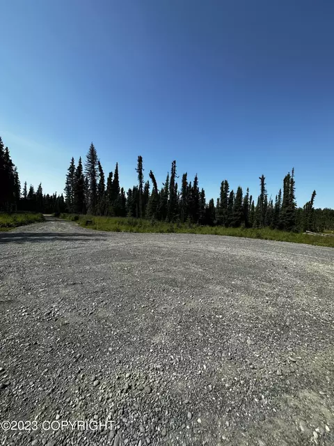 182 N Lark St, Soldotna, AK 99669