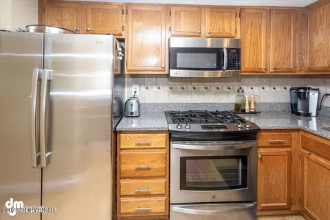 18713 S Kanaga Loop, Eagle River, AK 99577 photo 12