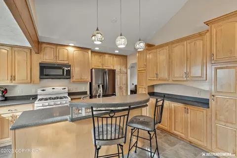 9644 Nulato Cir, Eagle River, AK 99577 photo 4