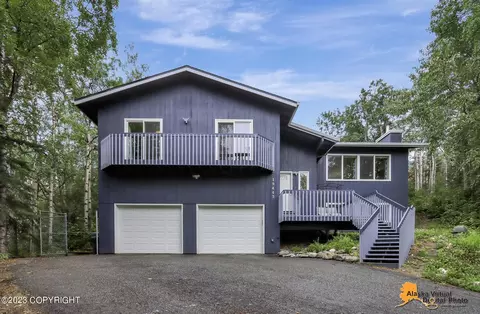 19443 Laura Lee Cir, Eagle River, AK 99577