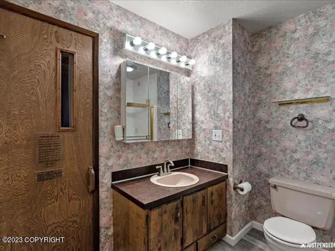 7715 Highlander Dr, Anchorage, AK 99518 photo 23