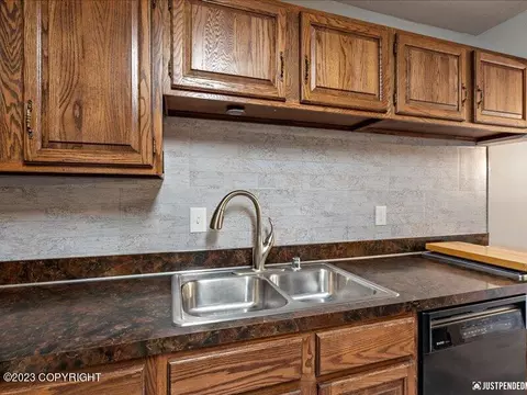 7715 Highlander Dr, Anchorage, AK 99518 photo 9