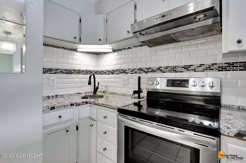 809 O Pl # 3, Anchorage, AK 99501 photo 15