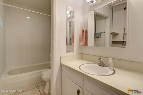 809 O Pl # 3, Anchorage, AK 99501 photo 22