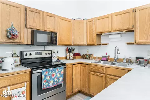 9425 Agattu Cir, Eagle River, AK 99577 photo 2