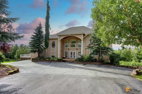 10040 Schuss Dr, Anchorage, AK 99507