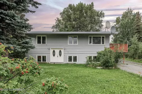 6614 Holly Ln, Anchorage, AK 99502