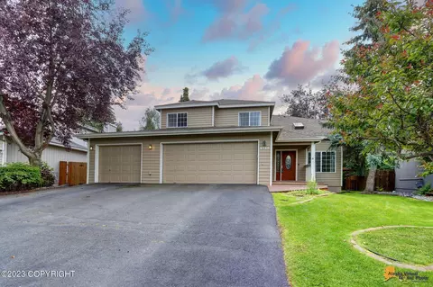 2730 Greenscreek Cir, Anchorage, AK 99516