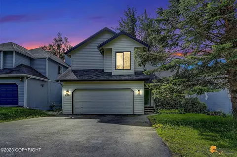 8020 Chipper Tree Cir, Anchorage, AK 99507