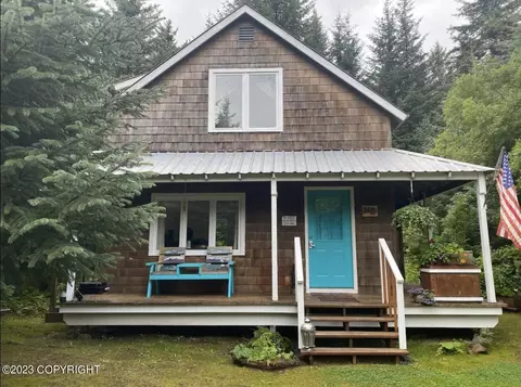 349 Shorelline Dr, Seldovia, AK 99663