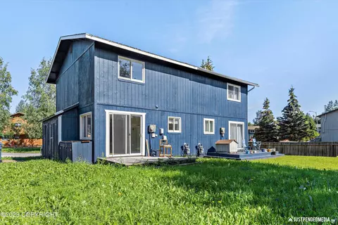 6211 Newt Dr, Anchorage, AK 99507